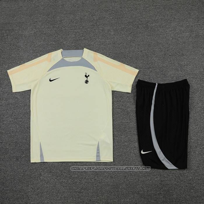 Tracksuit
 Tottenham Hotspur 2022-2023 Short Sleeve
 Beige - Shorts
